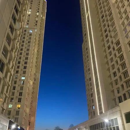 Apartment Regina's Modern Sky *